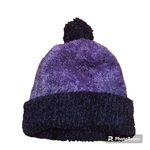 BEANIE POM POM HOT PURPLE FLUFFY